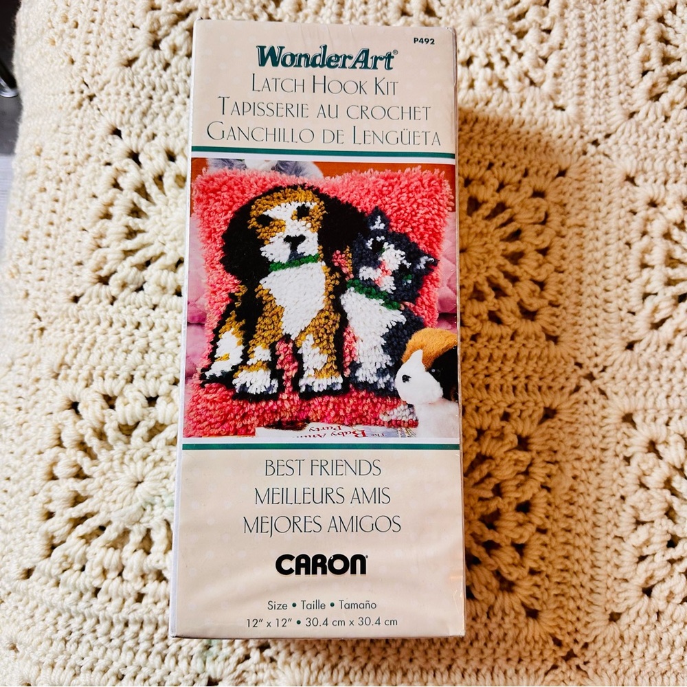 Wonder Art Caron Latch Hook Kit Best Friends Cat Dog P492 12" x 12" Rug Pillow
